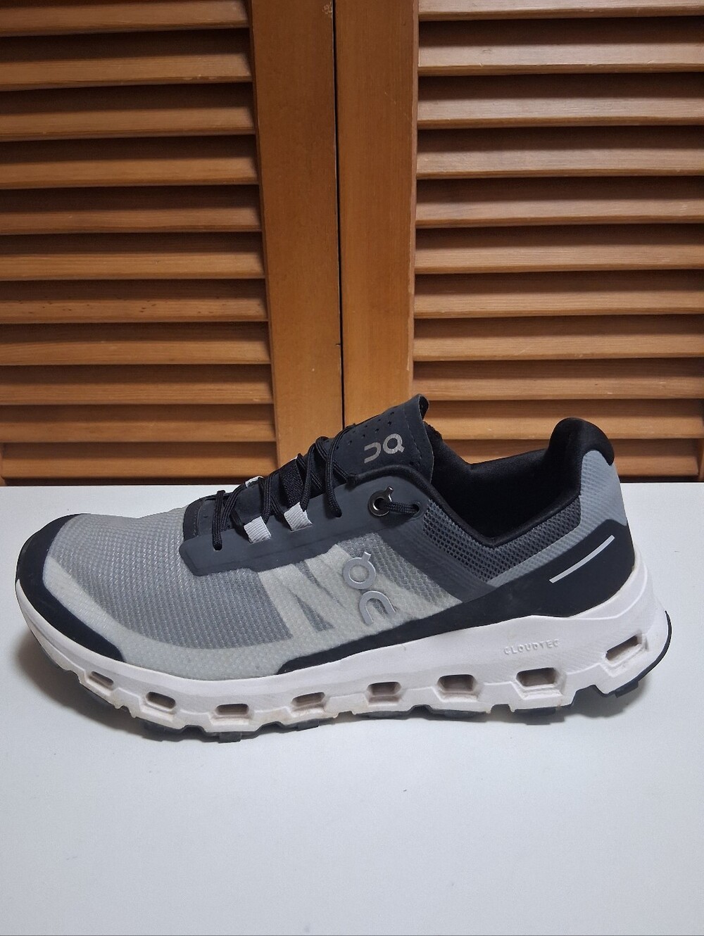 On Cloudvista Glacier Black White Women's Trail Running Shoe * Size: 9.5